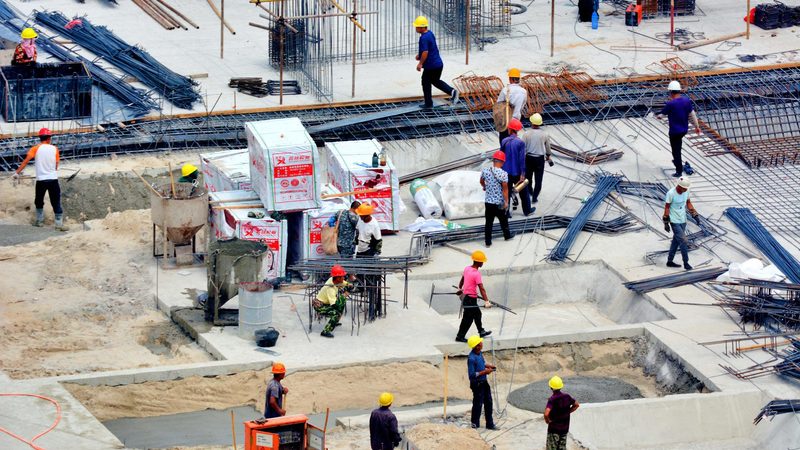 建筑工程施工与装饰工程：本质区别与关键要点